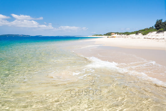 A photo of the shoreline along Jimmys Beach in Australia
