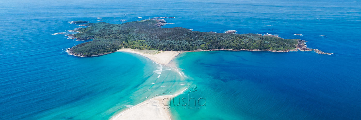 Panoramic photo of Fingal Island