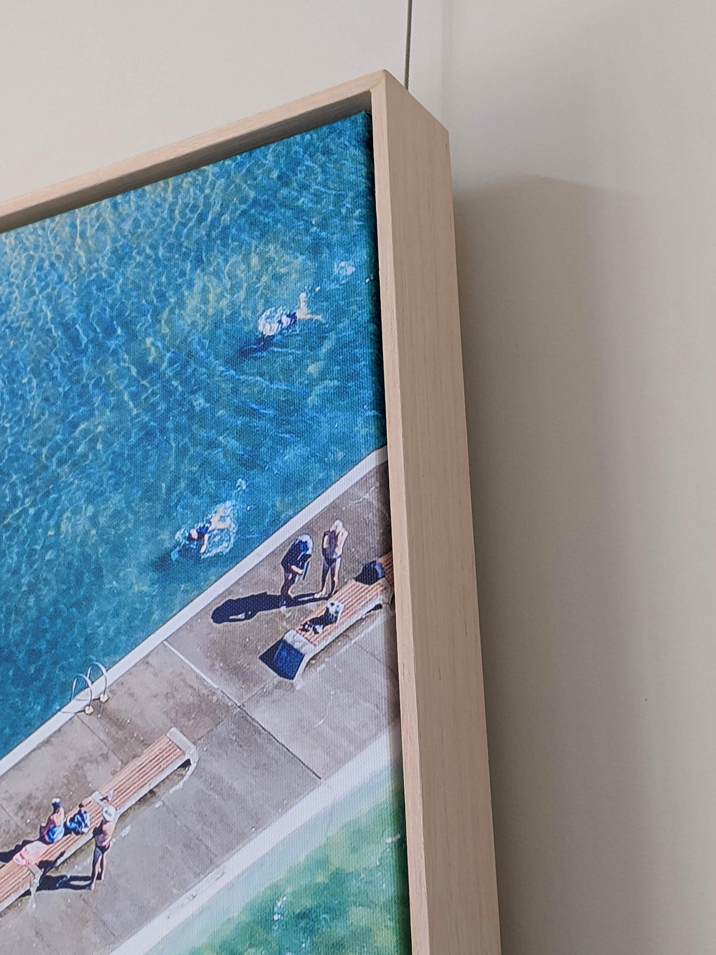 FLOAT FRAME Canvas Print 76x114cm Merewether Pool NE4024