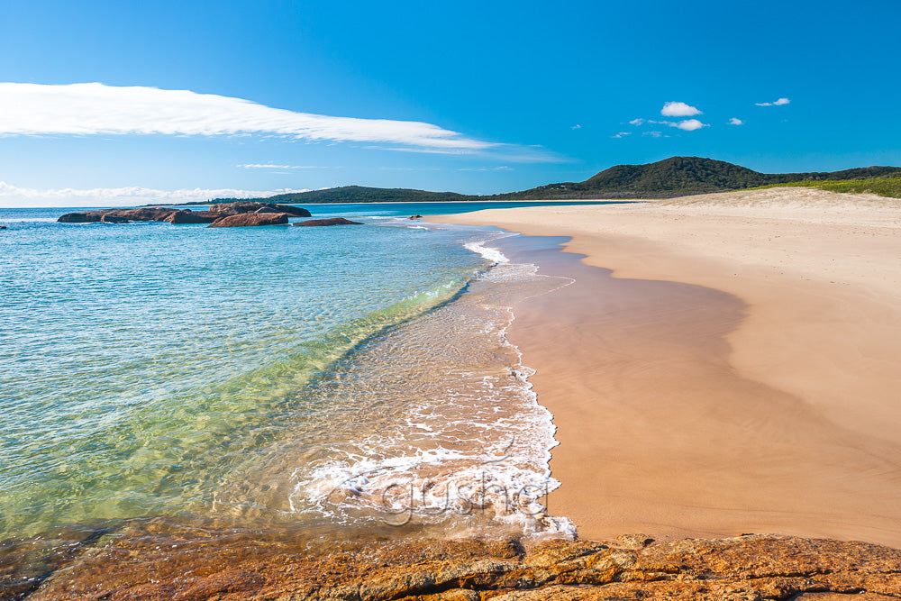 A photo captured on the shoreline of Front Beach at South West Rocks, Australia