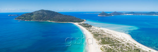 Panoramic photo of Bennetts Beach