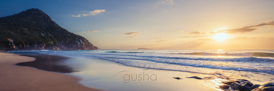 Panoramic photo of Zenith Beach