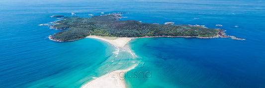 Panoramic photo of Fingal Island