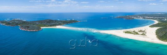 Panoramic photo of Fingal Bay